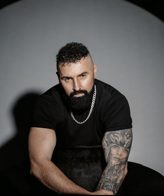 Jala Brat - Dugme