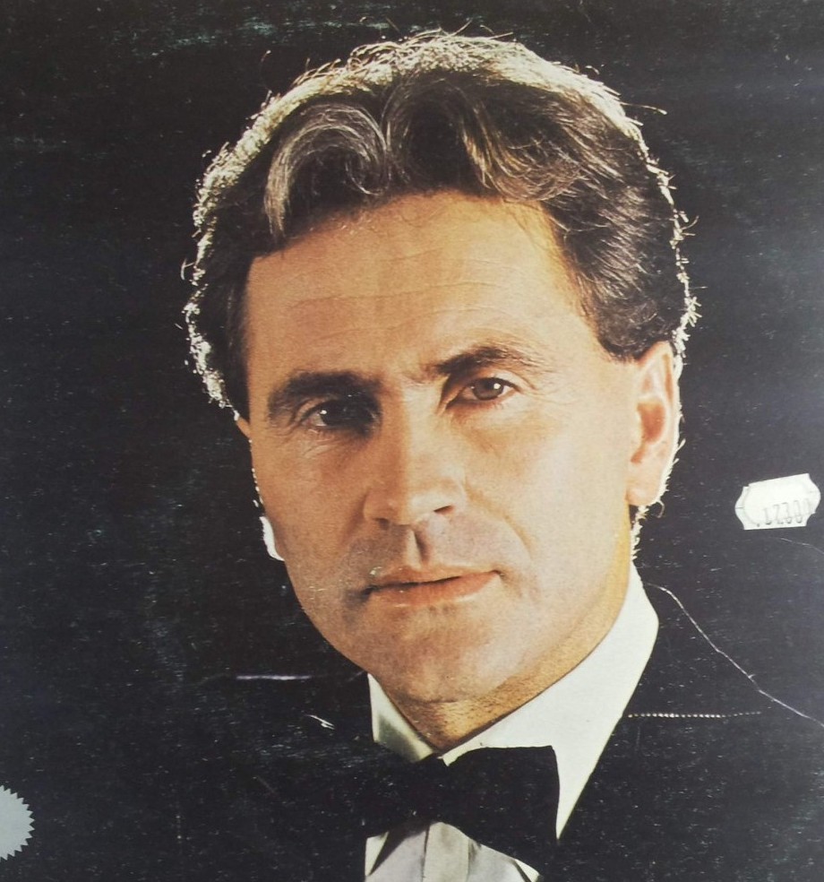 Mladen Tomic - Crveni karanfili