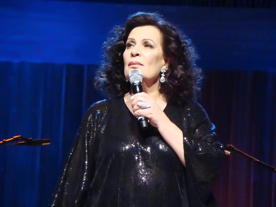 Radojka Sverko - Ljubim te do bola (Grand piano) 