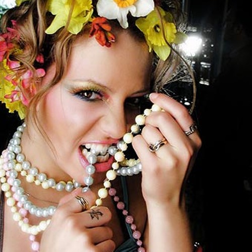 Tamara Todevska - 1003